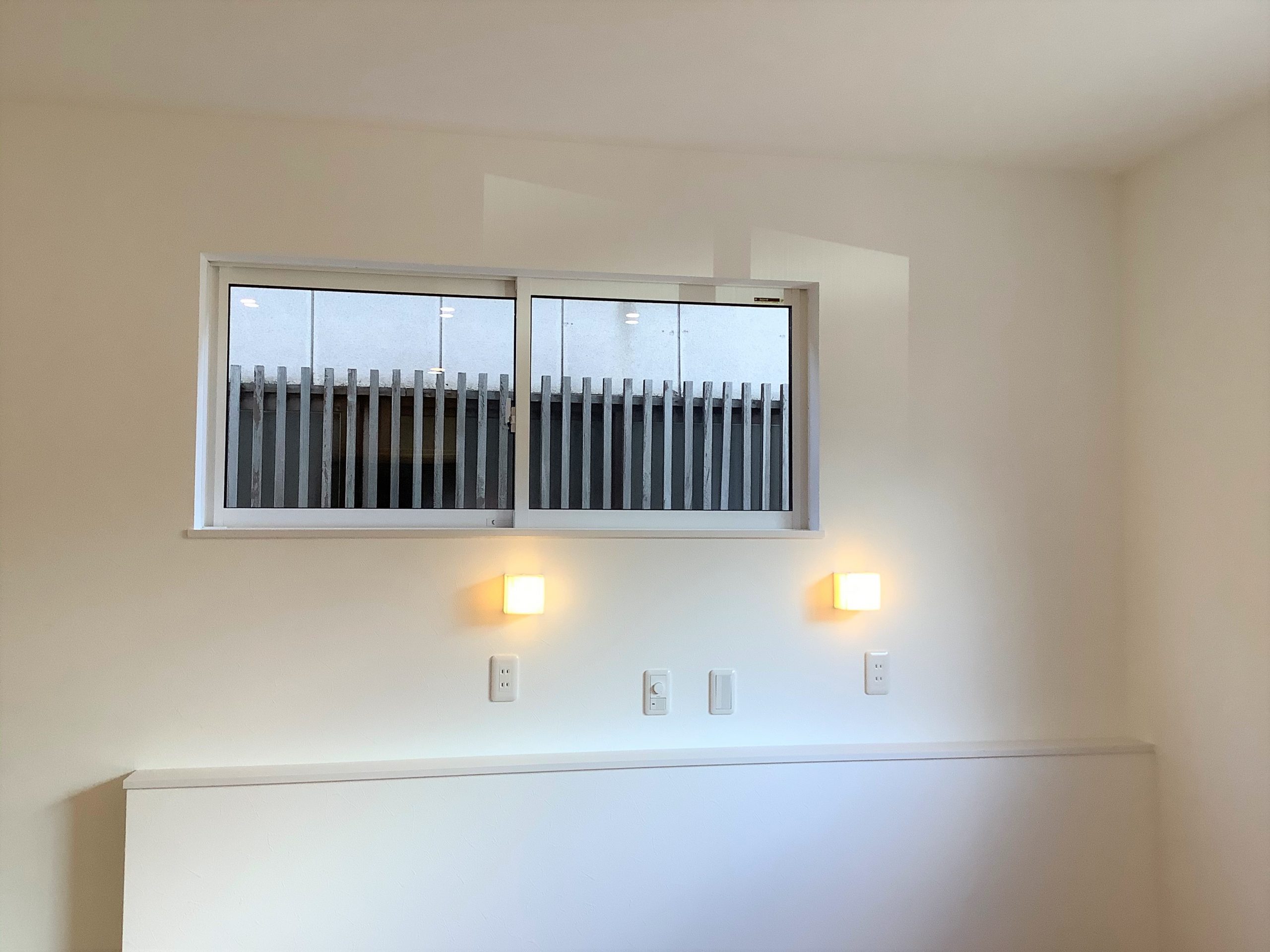 新潟の建売住宅tooneHOUSE（トーンハウス）優しく光ライトがともる寝室