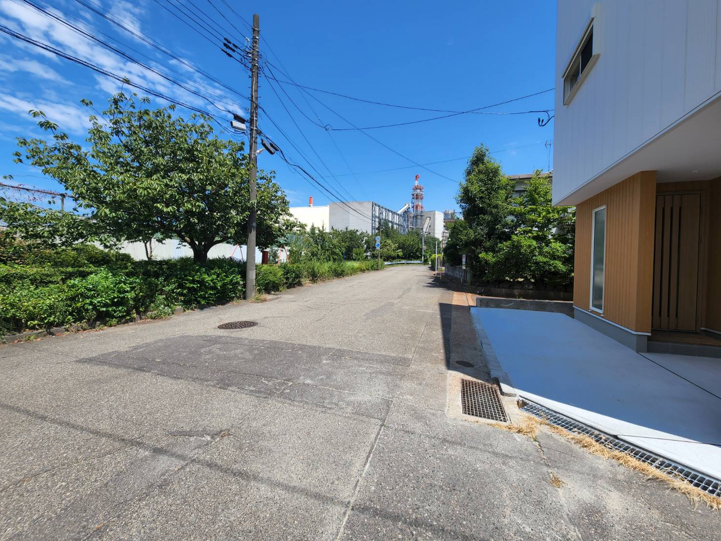 新潟の建売住宅tooneHOUSE（トーンハウス）の日の出3前面道路